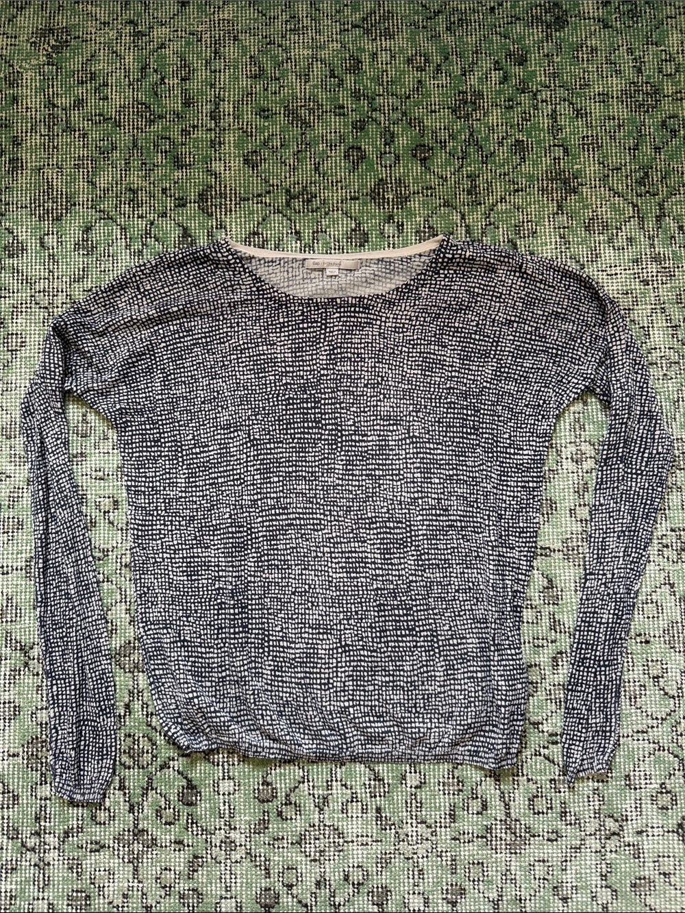 GAP Black and White Patterned Long Sleeve Top